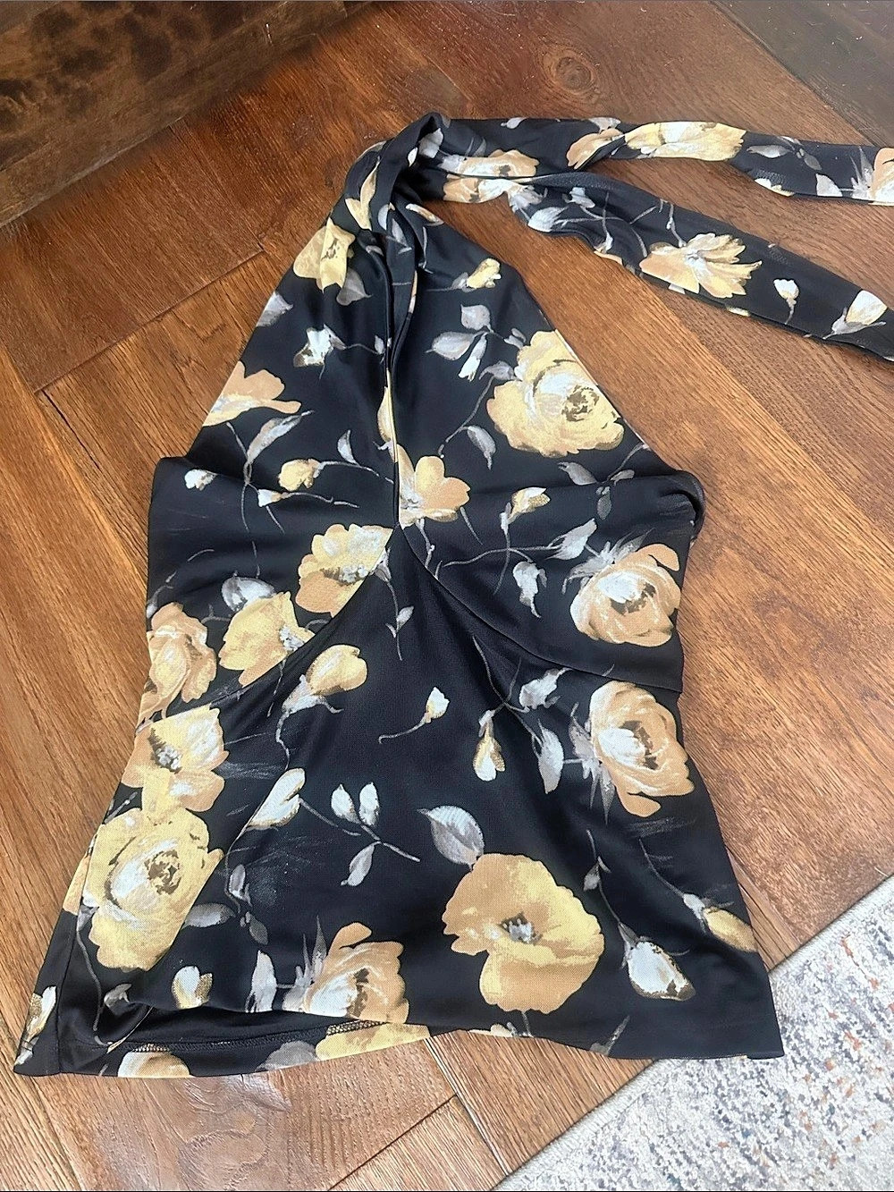 🌺🌺NEW Anthropologie Floral halter top Black & Yellow Medium NWT